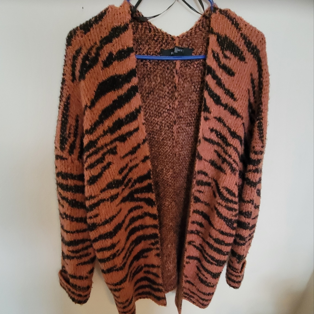 FOREVER 21 SWEATER